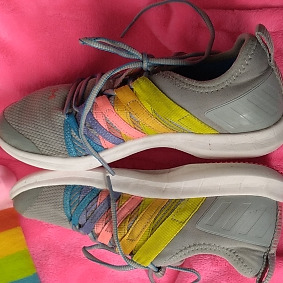 Youth Under Armour rainbow colors shoes size 2.5Y - Picture 5 of 9